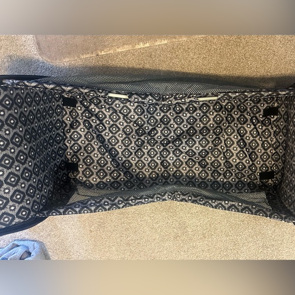 MONBEBE bolt diaper bag backpack with changing station - Picture 5 of 9